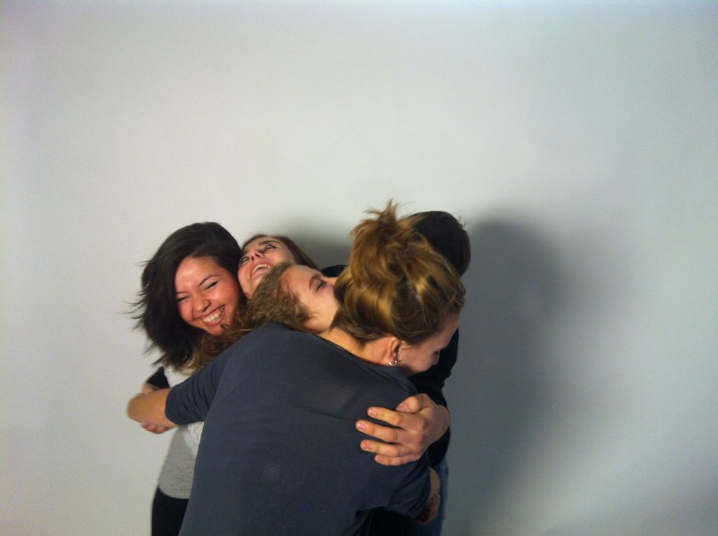 una parte de los lazos sociales de la vida humana se ha estandarizado. ¿Actuamos acaso como con un piloto automático?