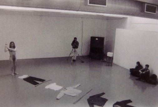 Relació, 1997, acció de Joan Caselles a la facultat de Belles Arts.