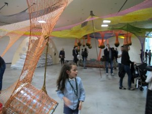 Una de las instalaciones espaciales de Ernesto Neto en el Guggenheim de Bilbao.