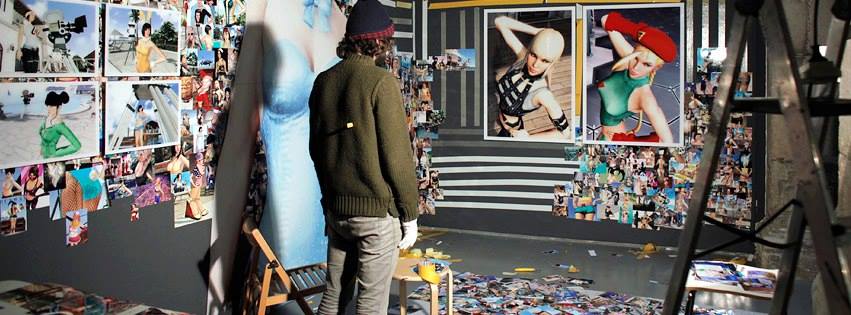 En Roc Herms treballant dins del món virtual de Play Station. 