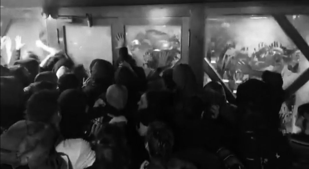 photo5841381154828169965